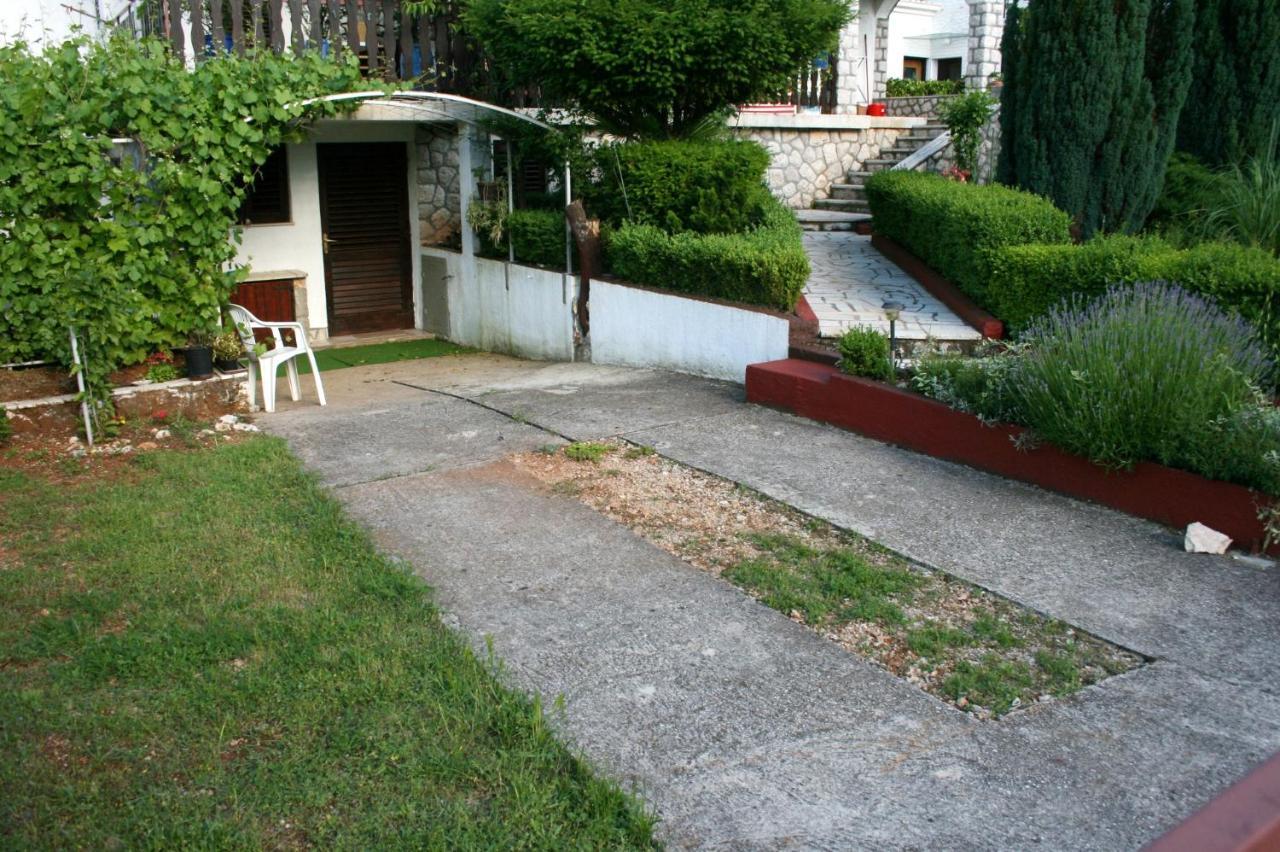 Apartments With A Parking Space Njivice, Krk - 5320 ภายนอก รูปภาพ