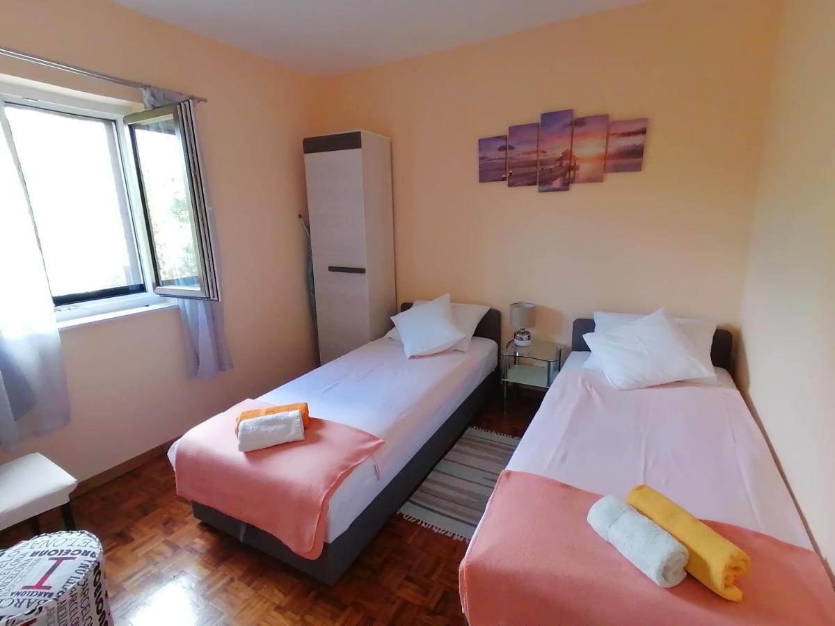 Apartments With A Parking Space Njivice, Krk - 5320 ภายนอก รูปภาพ