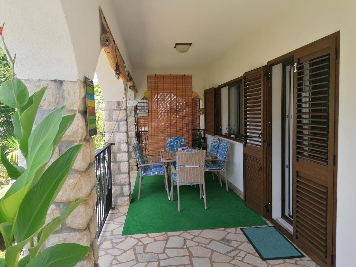 Apartments With A Parking Space Njivice, Krk - 5320 ภายนอก รูปภาพ