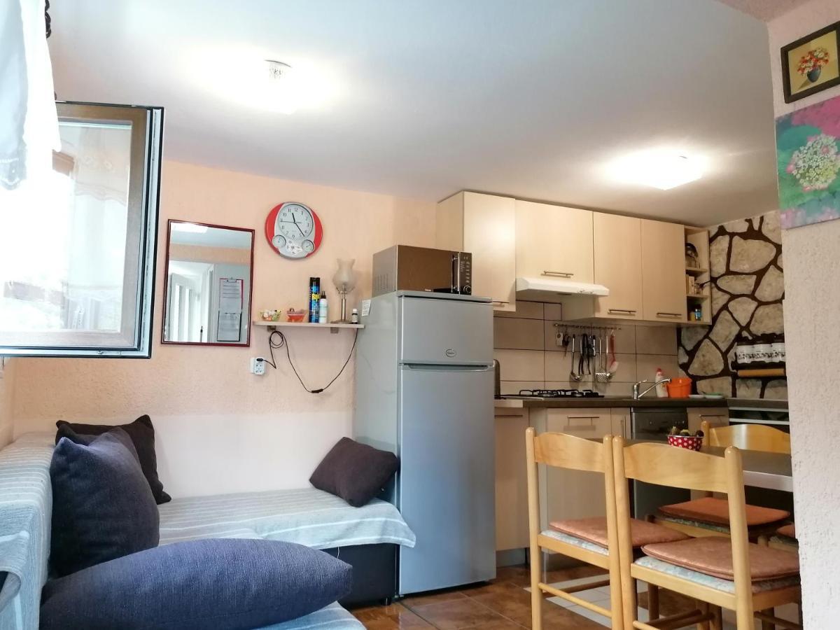 Apartments With A Parking Space Njivice, Krk - 5320 ภายนอก รูปภาพ